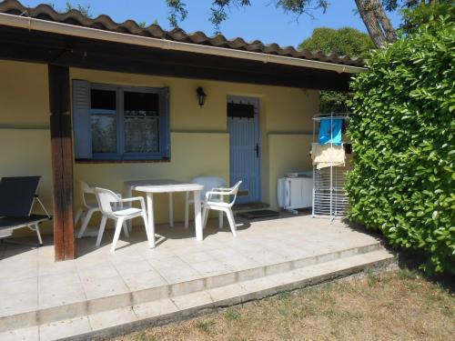 Camping Le Domaine des Floralies - Studio shower - Photo 1