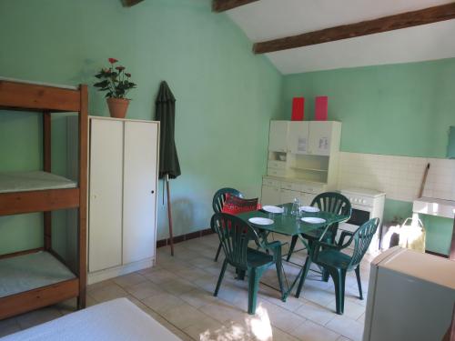 Camping Les Plans - Bungalow standard 22m² - Photo 3