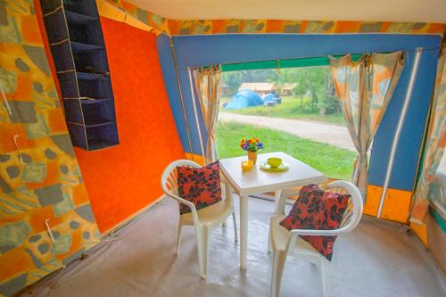 Camping La Draille - Canvas bungalow Bergerac - Photo 6