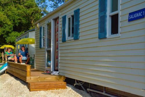 Camping La Draille - Mobile-home Salignac - Photo 1