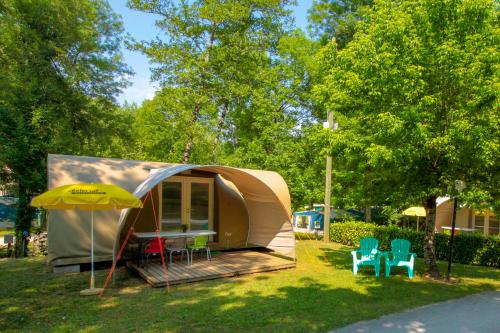 Camping La Draille - Canvas bungalow Le Petit Château - Photo 1