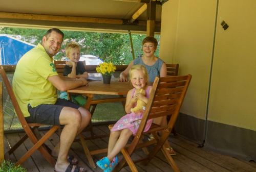 Camping La Draille - Lodgetent Gourdon - Photo 2
