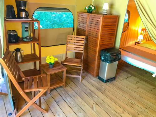 Camping La Draille - Lodgetent Gourdon - Photo 8