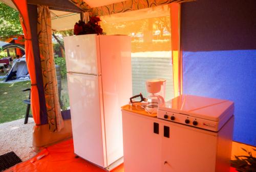 Camping La Draille - Canvas bungalow Rocamadour - Photo 3