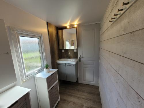 Flower Camping La Venise Verte - Mobil Home CONFORT 33 m² (2 bedrooms) + Terrace + TV - Photo 7