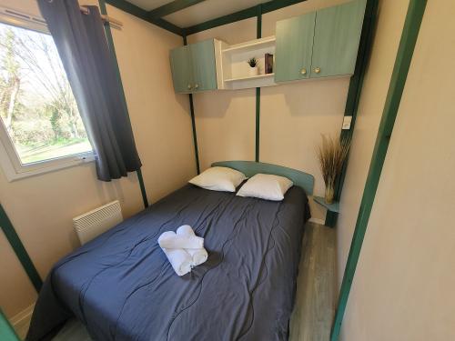 Flower Camping La Venise Verte - Chalet CONFORT 36m² (2 bedrooms) + sheltered terrace + TV - Photo 9