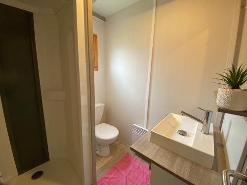 Flower Camping La Venise Verte - Chalet CONFORT 24m² (1 bedroom) + semi attached terrace 8m² - Photo 5