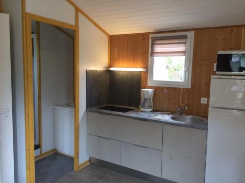 Flower Camping La Venise Verte - Chalet CONFORT 29 m² (2 bedrooms) + terrace 11m² - Photo 2