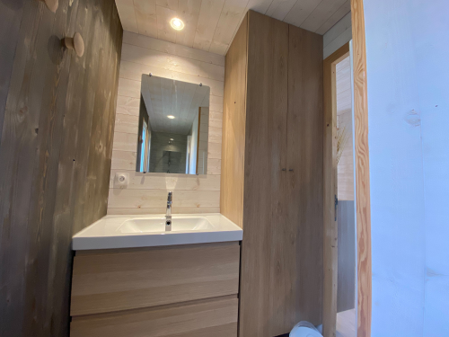 Flower Camping La Venise Verte - Chalet PREMIUM 36m² (2 bedrooms) + sheltered terrace 6m² + TV - Photo 6