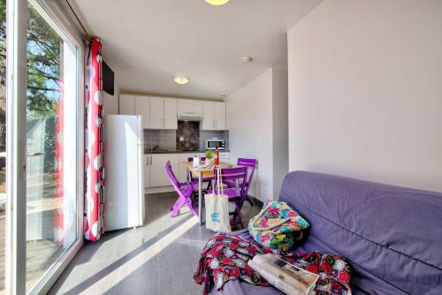 Flower Camping Les Ilates - House COMFORT 31m² (2 bedrooms) + TV + terrace - Photo 3