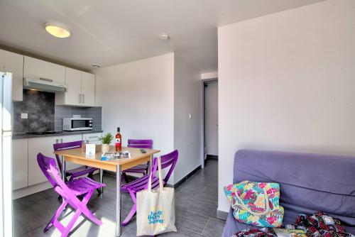 Flower Camping Les Ilates - House COMFORT 31m² (2 bedrooms) + TV + terrace - Photo 5