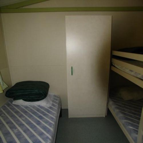 Camping Lou Cabasson - Chalet Vignasse - sheltered terrace 10m² (Max 4 adults) - Photo 8
