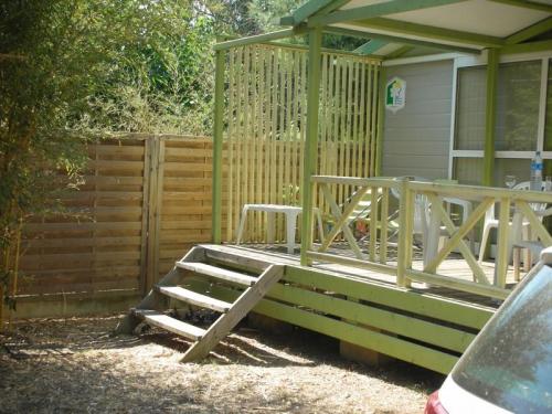 Camping Lou Cabasson - Chalet le Pellegrin - sheltered terrace 10m² (Max 2 adults) - Photo 4