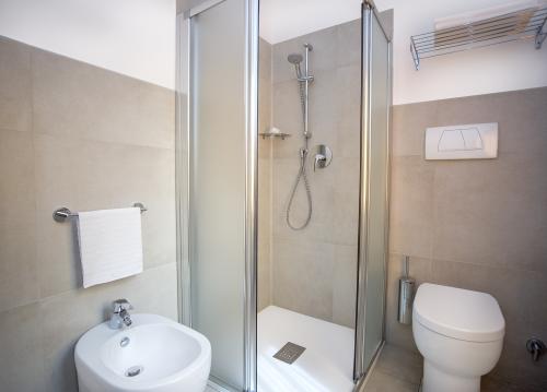 Camping Village Baia Azzurra - Bungalow 'De Luxe Plus' - 40m² - 2 bedrooms - Photo 8