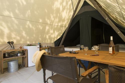 Village Huttopia Senonches - Canadian tent - Photo 6