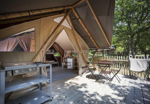 Village Huttopia Senonches - Trappeur tent II Village - Photo 2