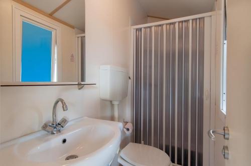 Eurcamping Roseto - Mobilhome Sauvignon Blanc 2 bedrooms + TV + A/C - Photo 8