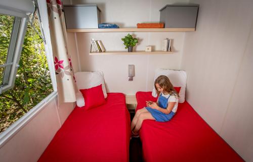 Camping MARINA PLAGE - Mobil-home O'Phéa L7 (sleeps 6 to 8 people) - Photo 3