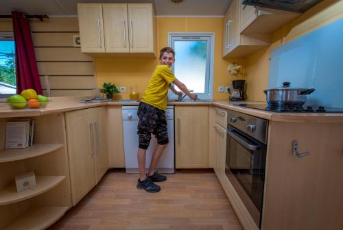 Camping MARINA PLAGE - Mobil-home Constellation L5 (sleeps 5 to 8 people) - Photo 5