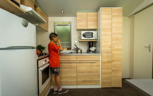 Camping MARINA PLAGE - Mobil-home O'Phéa M6 (sleeps 4 to 6 people) - Photo 4
