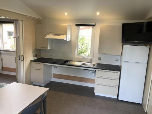 Camping MARINA PLAGE - Mobil-home IRM Life P1 (sleeps 4 people) - Photo 3