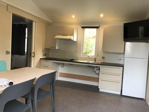 Camping MARINA PLAGE - Mobil-home IRM Life P1 (sleeps 4 people) - Photo 5