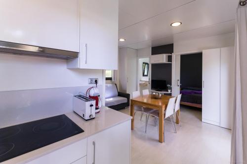 CAMPING GLOBO ROJO BARCELONA - Bungalow Infinity 5 - Photo 4