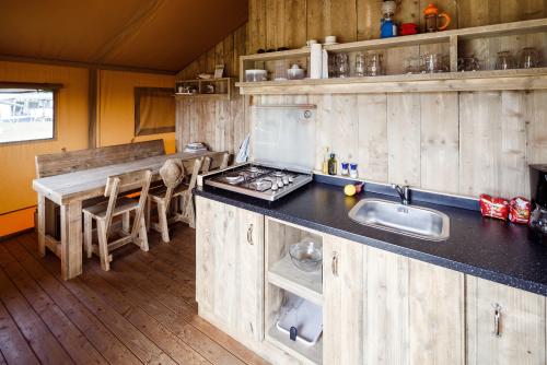 RCN Vakantiepark Zeewolde - Safari Tent Woody - Photo 3