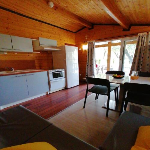 Camping du Domaine de Massereau - Chalet - 3 bedrooms - Photo 7