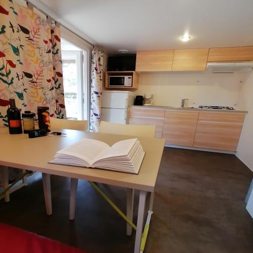 Camping du Domaine de Massereau - Mobile home Rencontre - 2 bedrooms - Photo 5