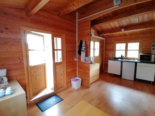 Camping du Domaine de Massereau - Wooden cabin - 2 bedrooms - Photo 4