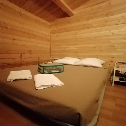 Camping du Domaine de Massereau - Wooden cabin - 2 bedrooms - Photo 5