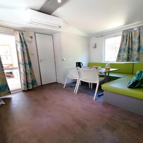 Camping du Domaine de Massereau - Mobile home Héritage - 2 bedrooms - Photo 5