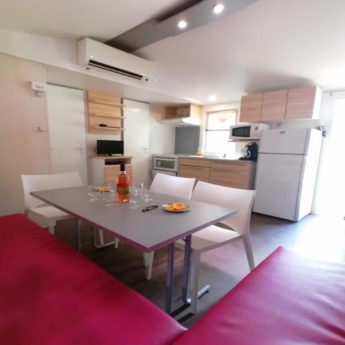 Camping du Domaine de Massereau - Mobile home Héritage - 3 bedrooms - Photo 5