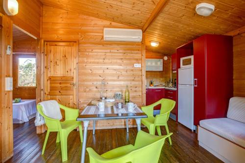 Camping Sandaya Cypsela Resort - Bungalow FINLANDIA 2 bedrooms*** - Photo 2