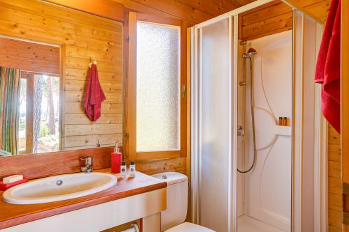 Camping Sandaya Cypsela Resort - Bungalow FINLANDIA 2 bedrooms*** - Photo 4