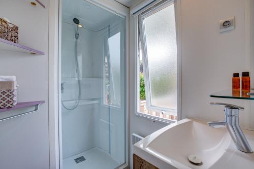 Camping Sandaya Cypsela Resort - Cottage 2 bedrooms air-conditioning*** - Photo 4
