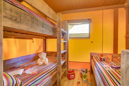 Camping Sandaya Cypsela Resort - LODGE SAFARI 2 bedrooms**** - Photo 5