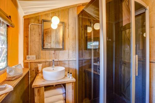 Camping Sandaya Cypsela Resort - LODGE SAFARI 2 bedrooms**** - Photo 6