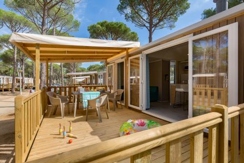 Camping Sandaya Cypsela Resort - Cottage 2 bedrooms air-conditioning**** - Photo 2