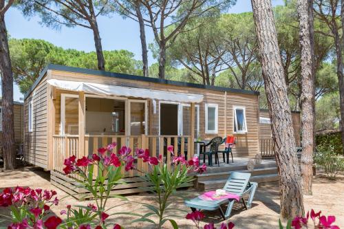Camping Sandaya Cypsela Resort - Cottage Pinède 3 bedrooms air-conditioning*** - Photo 2