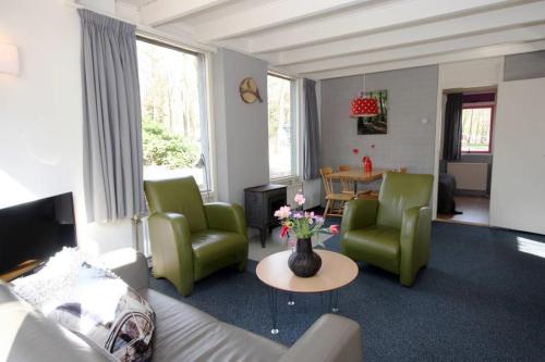 RCN Vakantiepark de Jagerstee - Bungalow 'de Eekhoorn' - Photo 3