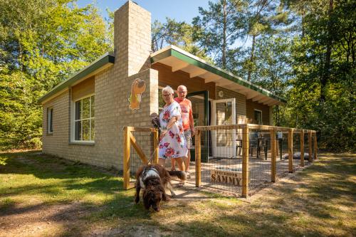 RCN Vakantiepark de Noordster - Bungalow Pluto met speciale hondenkamer - Photo 5