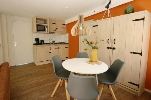 RCN Vakantiepark de Noordster - Bungalow Mars - Photo 3