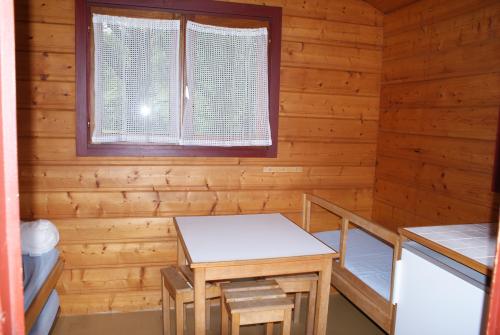 Camping de Saulieu - Mini-Chalet Anaïs without toilet blocks - Photo 3