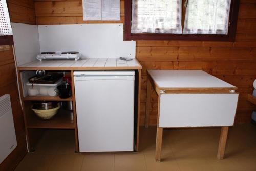 Camping de Saulieu - Mini-chalet Olga without toilet blocks - Photo 2
