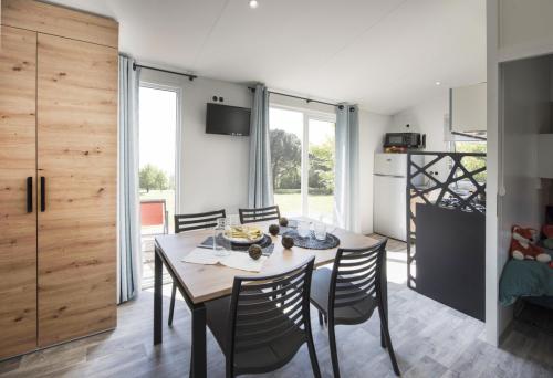 Camping Reine Mathilde - Mobilhome CONFORT PLUS - 2 Bedrooms - Photo 3