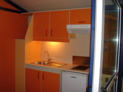 Camping Reine Mathilde - Chalet CONFORT - 1 Bedroom 25m² - Photo 2