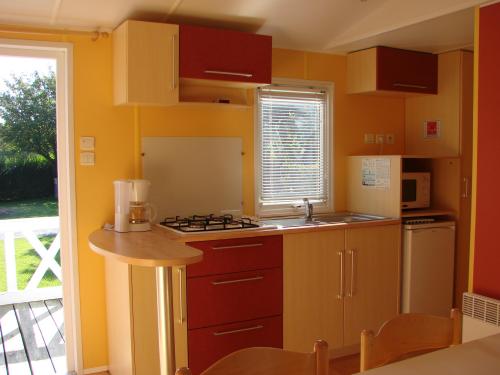 Camping Reine Mathilde - Mobilhome - 2 Bedrooms 28m² - Photo 2