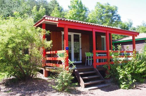 Flower Camping La Rochelambert - Chalet Marina Confort+ 30m² - 2 bedrooms + sheltered terrace 15m² - Photo 2